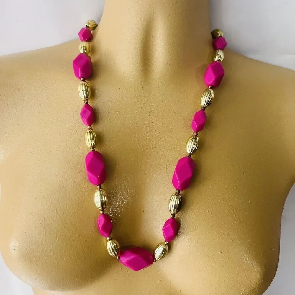 Vintage Lucite Necklace Hot Pink Gold Beaded Faceted Chunky Beads 4546